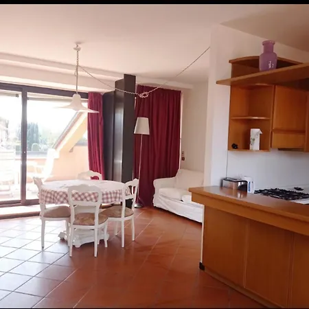 Viola Fronte Apartment Sirmione